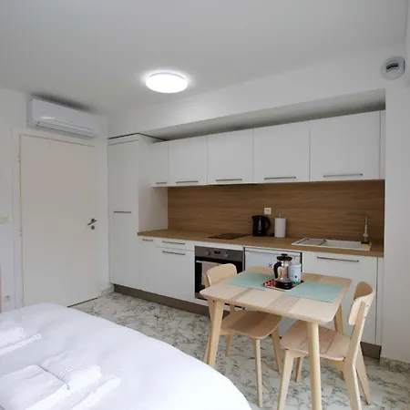 New Aperçu Monaco Border