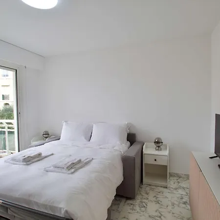 New Apercu Monaco Border *