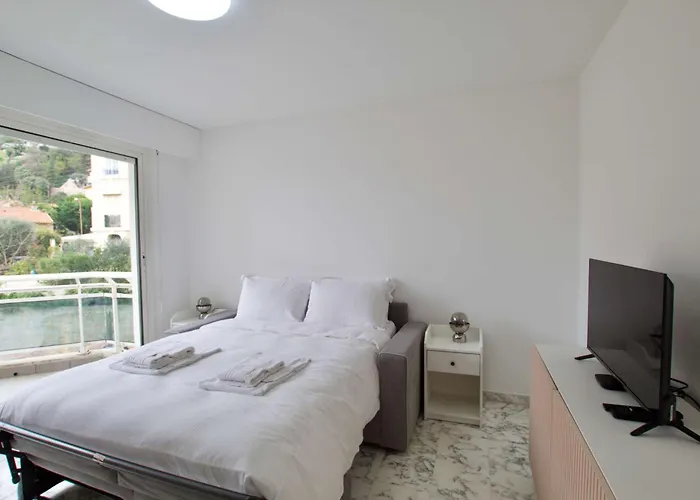 New Apercu Monaco Border *